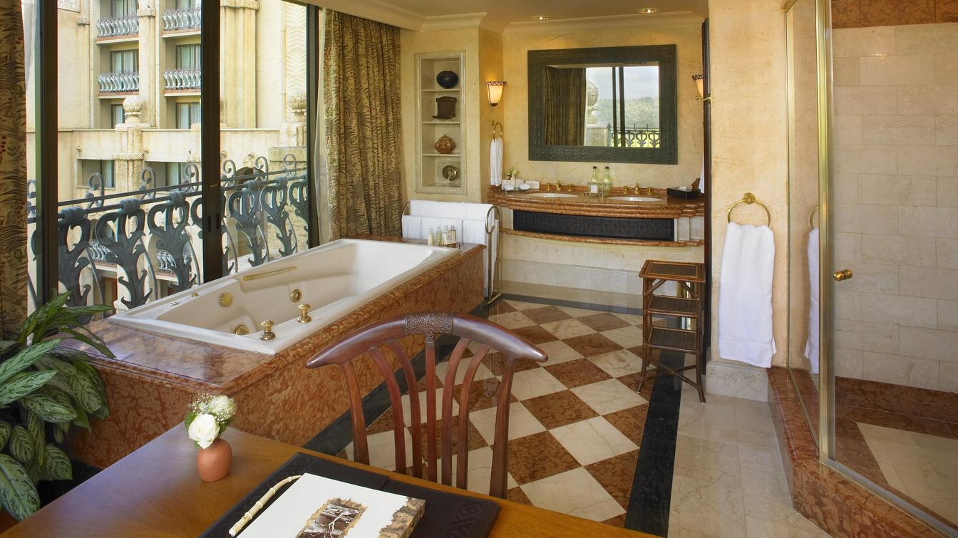 Palace of The Lost City thumbnail 6