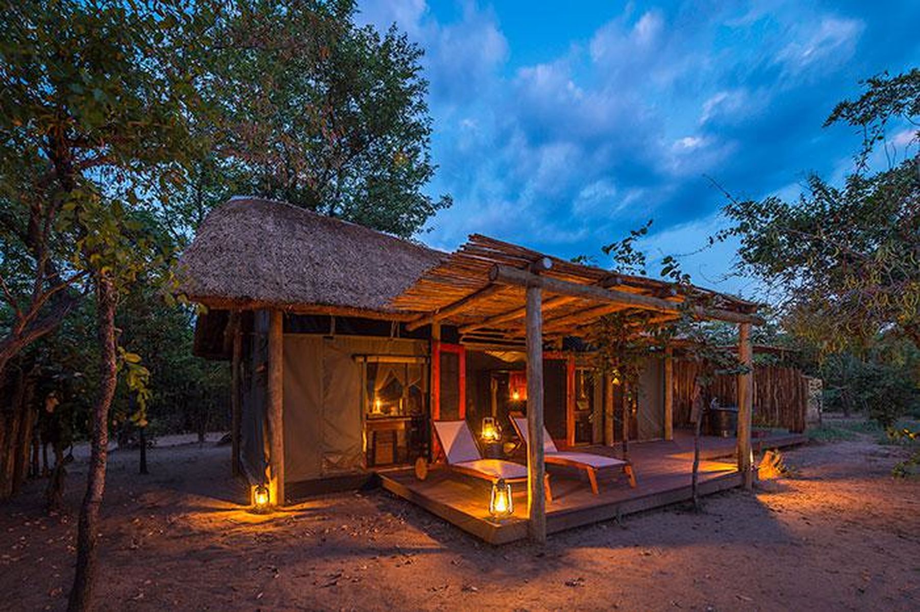 Zungulila Bushcamp thumbnail 6