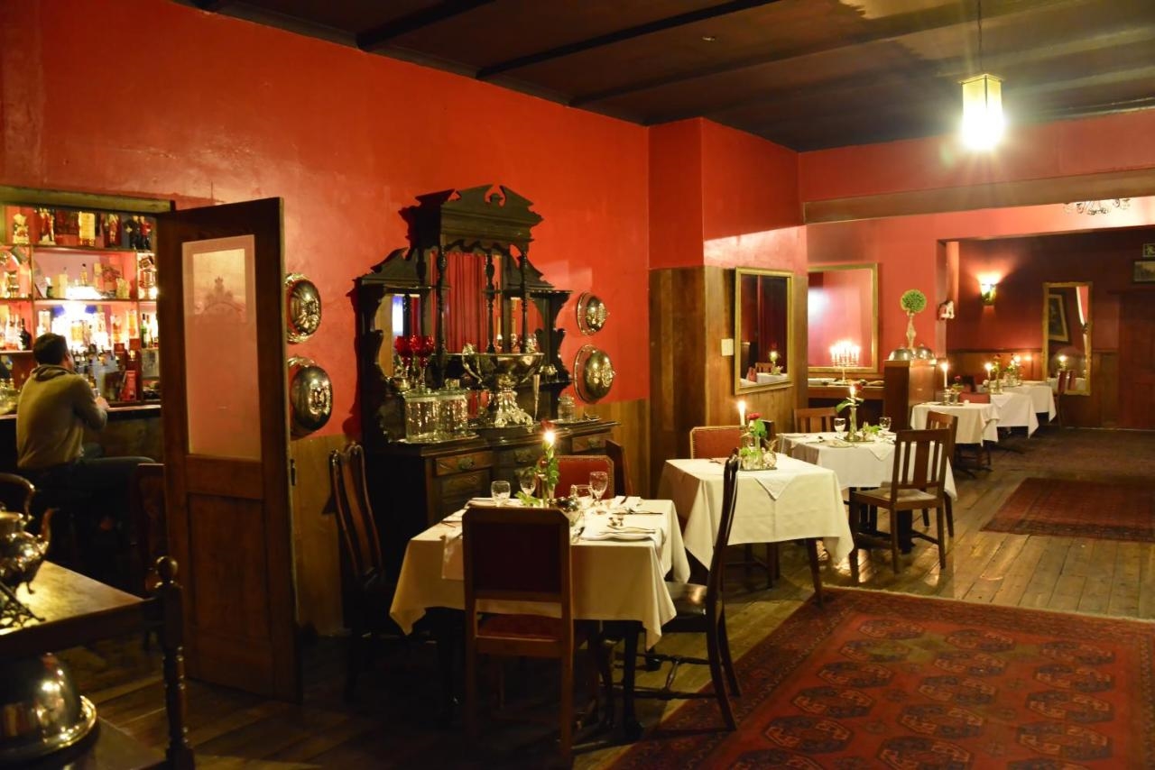 Die Tuishuise and Victoria Manor thumbnail 1