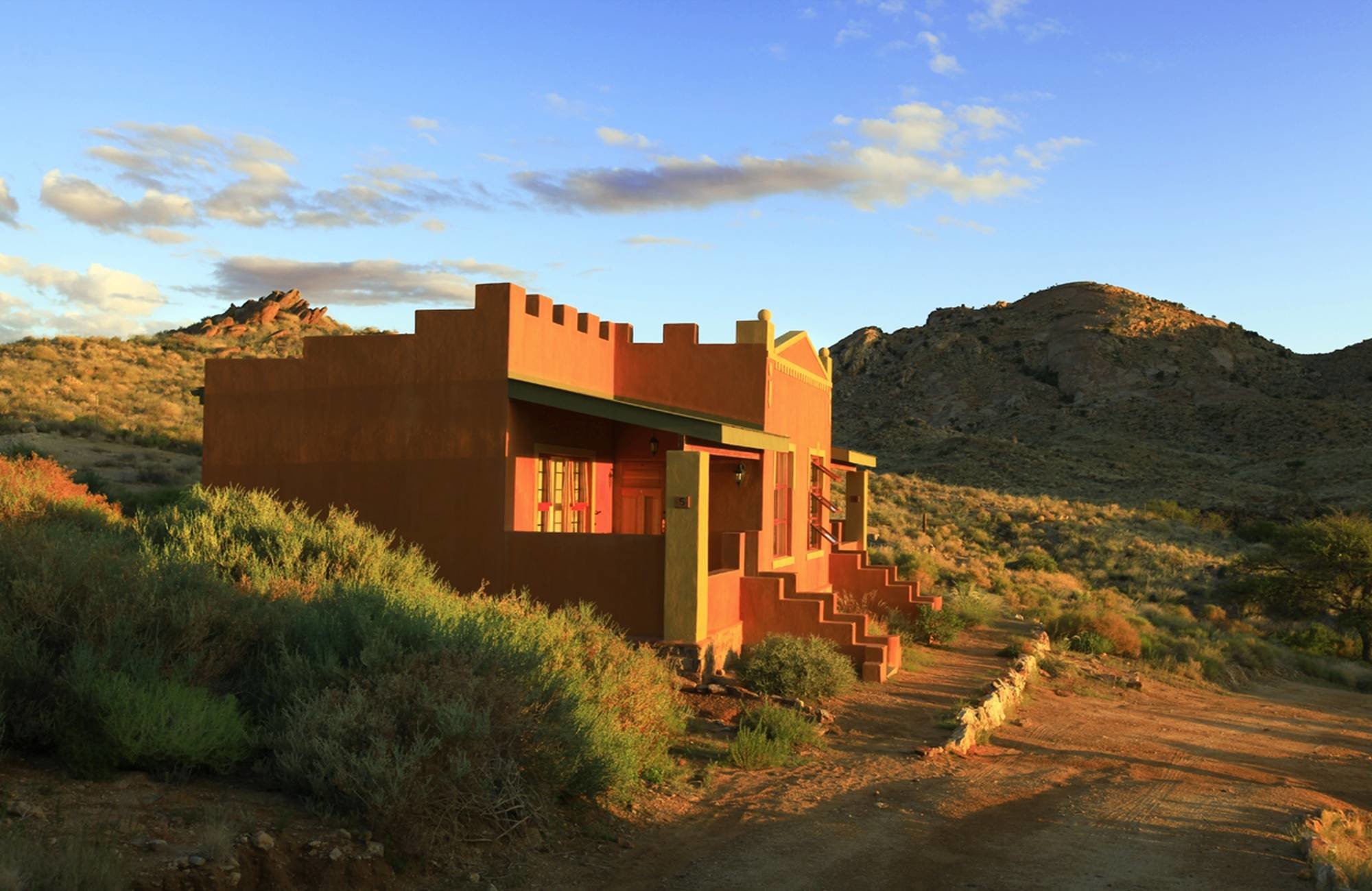 Desert Horse Inn thumbnail 3