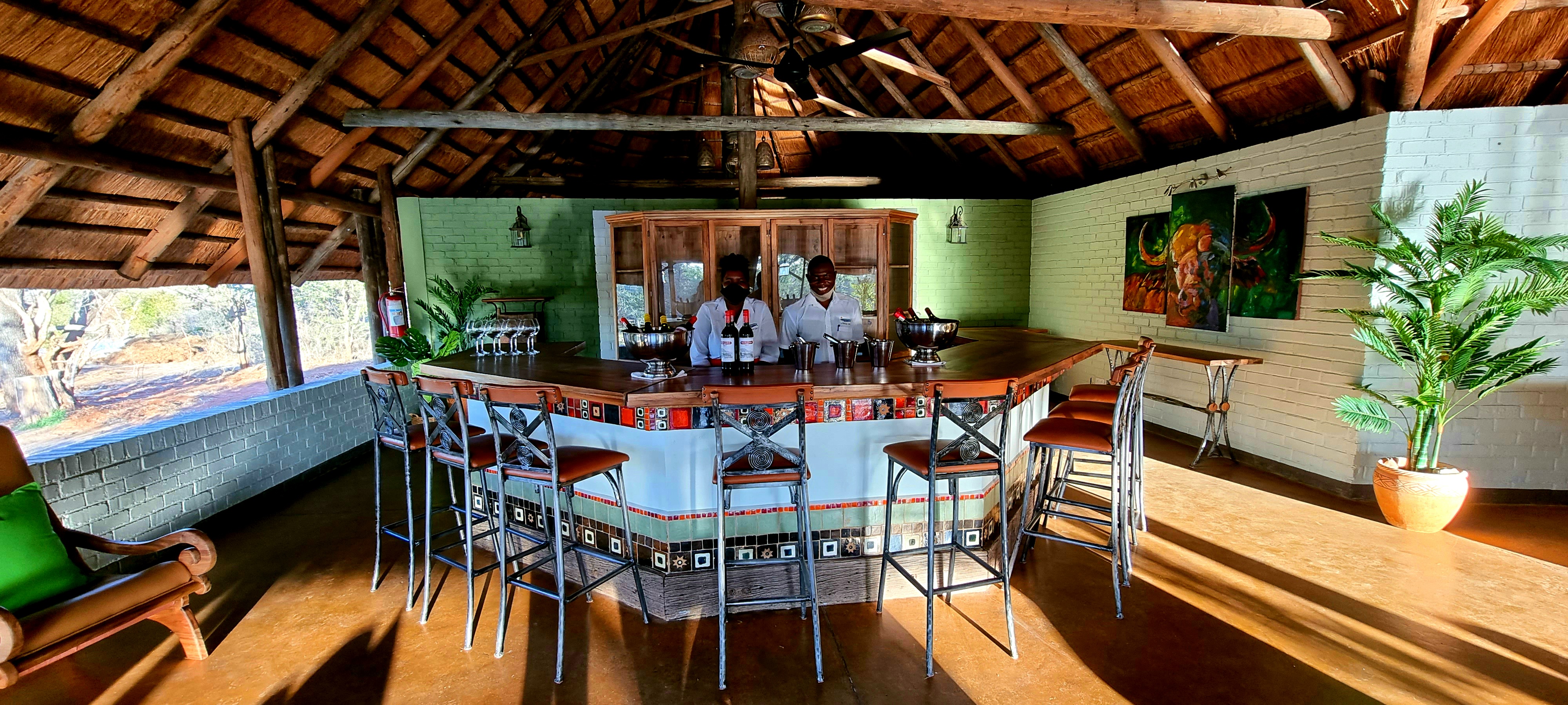 <p>Bar area&nbsp;</p>