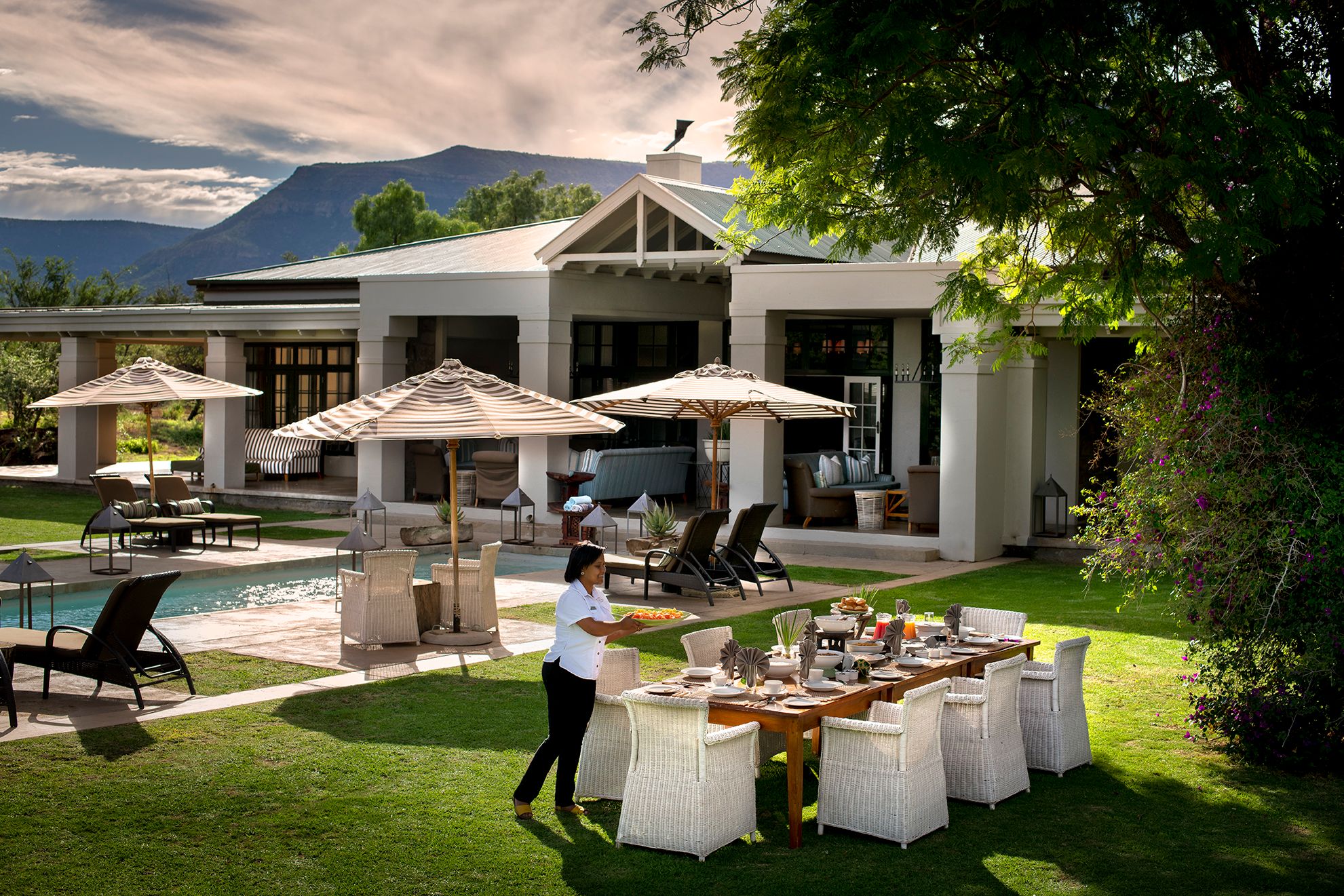 The Manor thumbnail 2