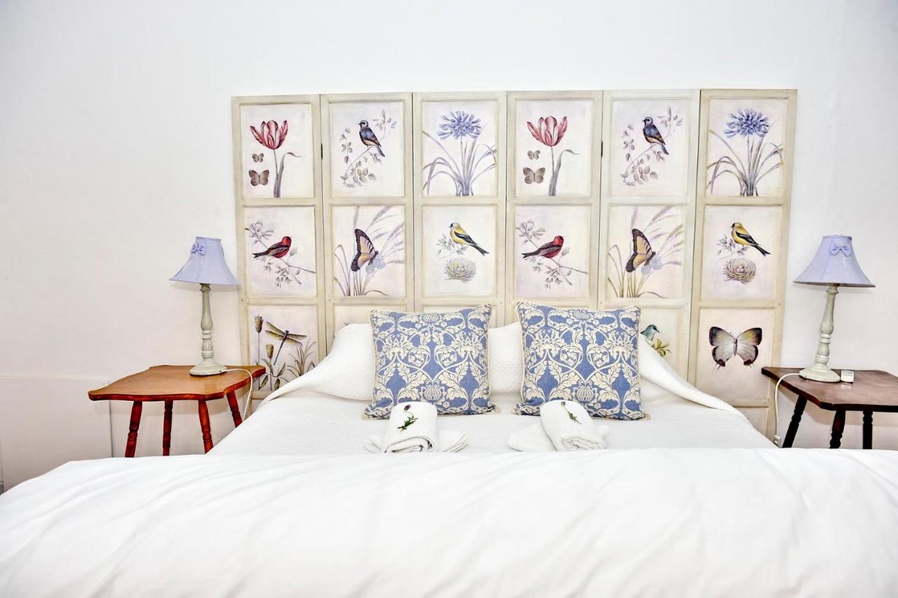 Die Tuishuise and Victoria Manor thumbnail 3