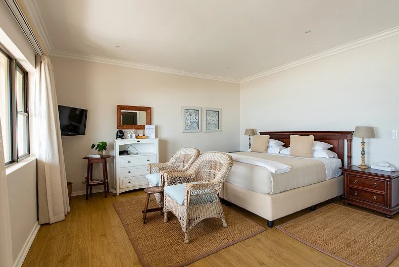 Fairlight Beach House thumbnail 2