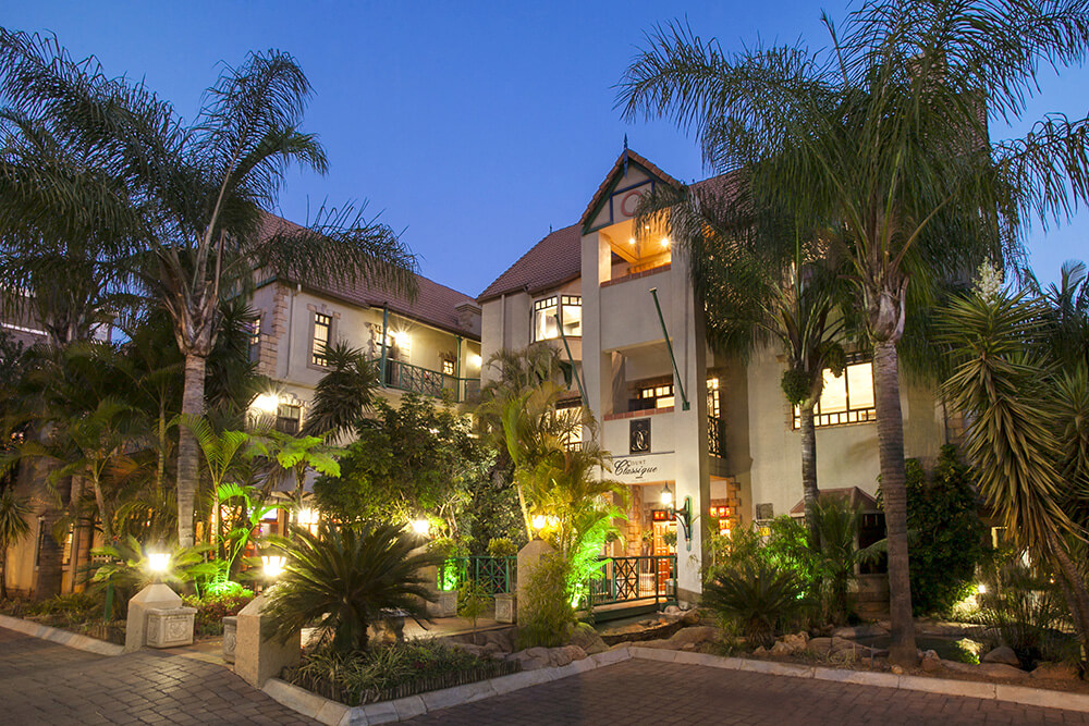 Court Classique Suite Hotel thumbnail 3