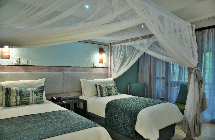 Cresta Mowana Safari Resort & Spa thumbnail 2