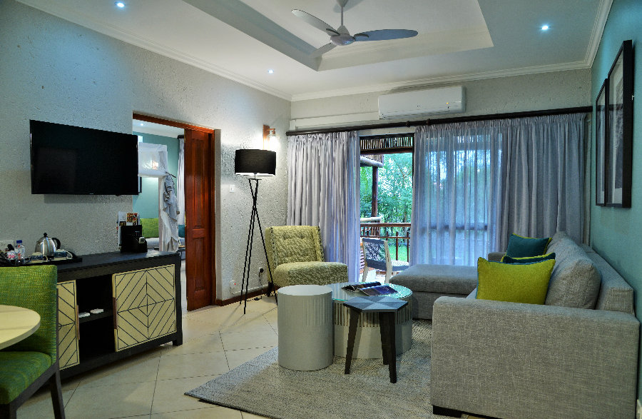 Cresta Mowana Safari Resort & Spa thumbnail 3