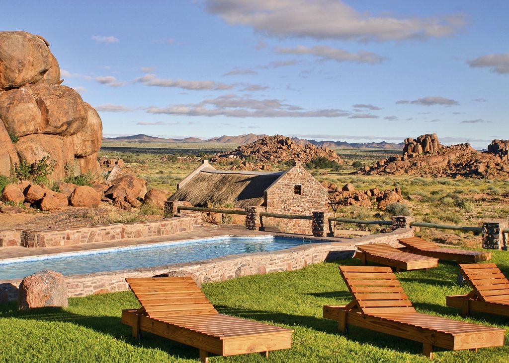 <p>A secluded pool between ancient boulders</p>