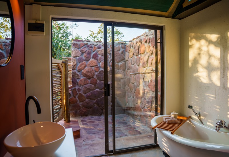 Elephants Crossing thumbnail 4