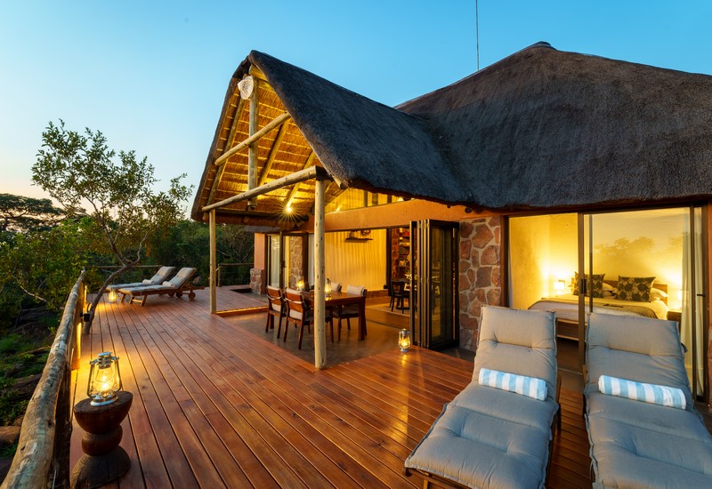 Elephants Crossing thumbnail 6