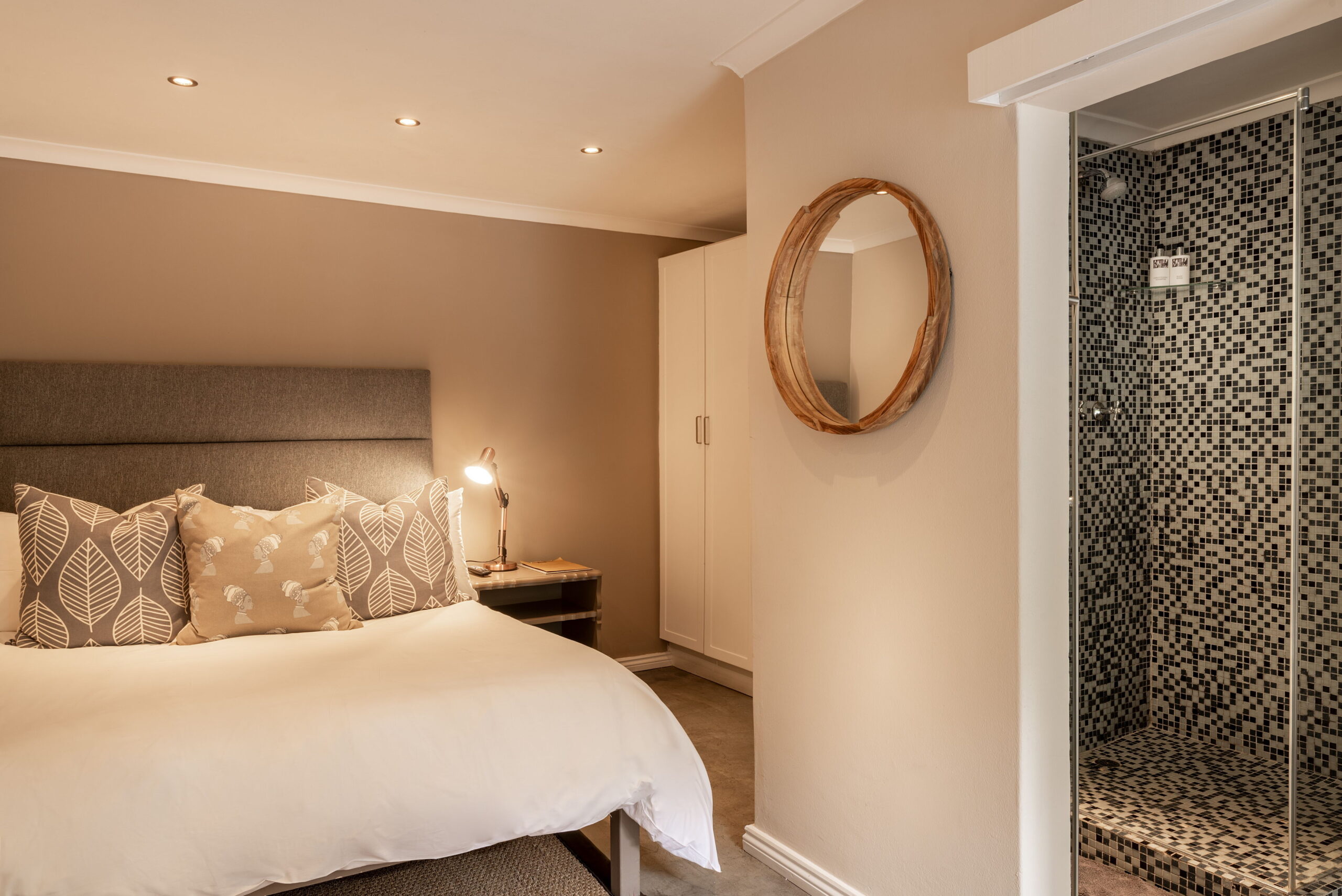 Antrim Villa thumbnail 1