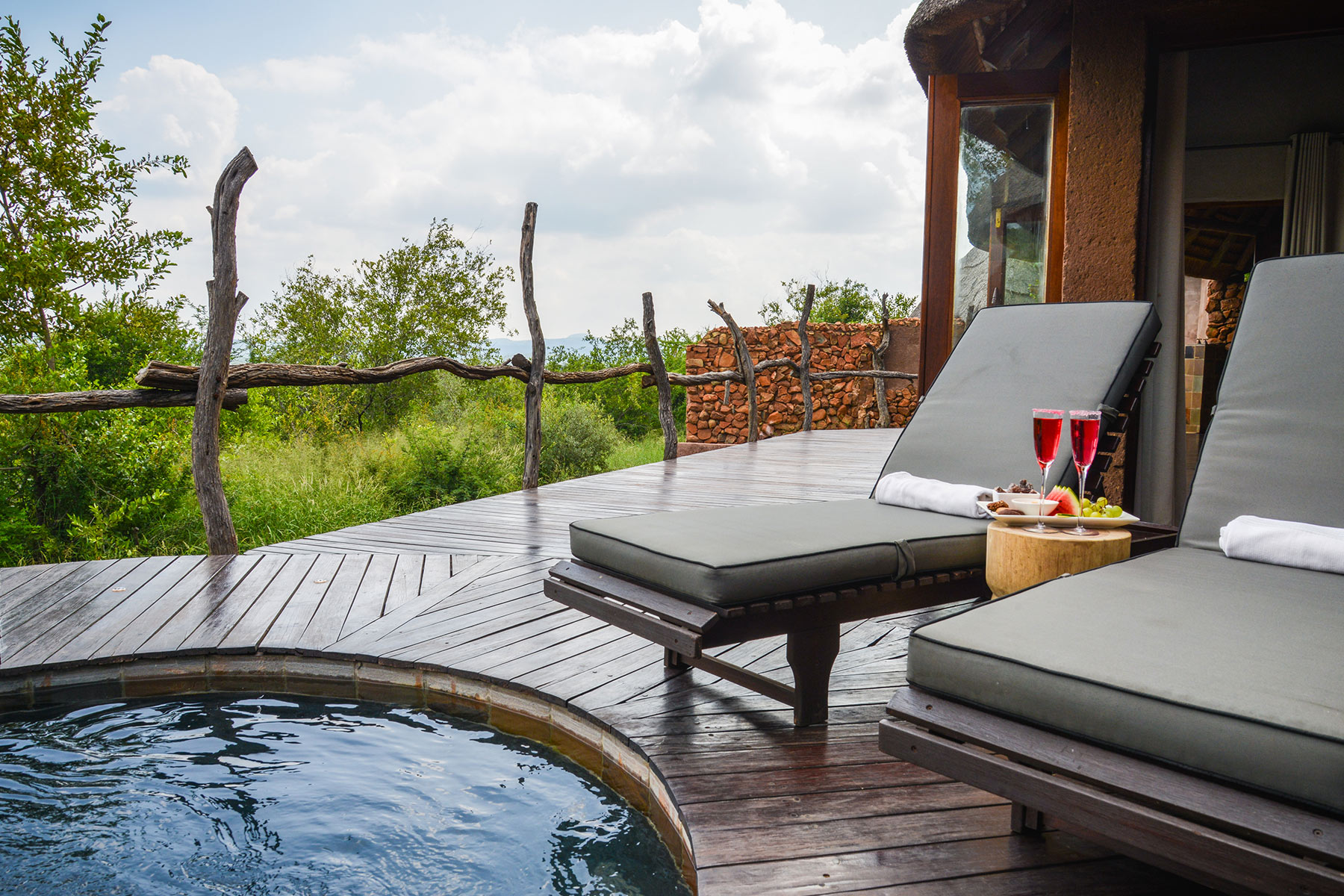 Madikwe Safari Lodge - Dithaba Lodge thumbnail 3