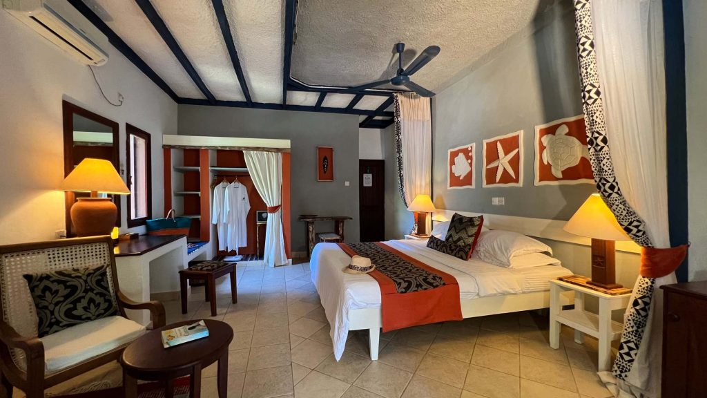 Pinewood Beach Resort & Spa thumbnail 4