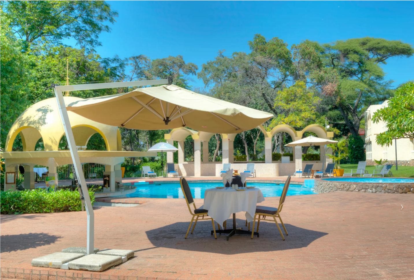 Victoria Falls Rainbow Hotel thumbnail 6