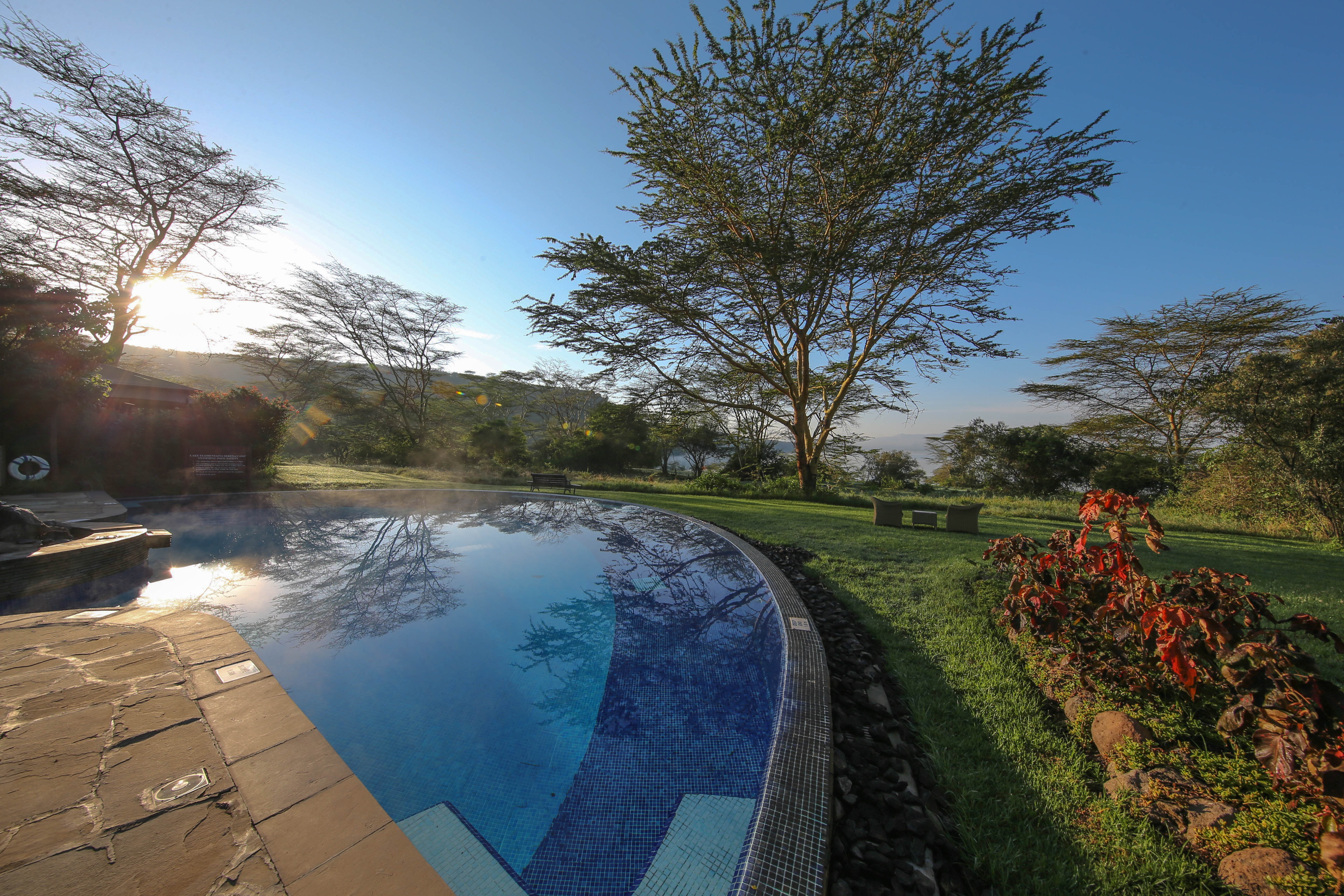 Lake Elementeita Serena Lodge thumbnail 4