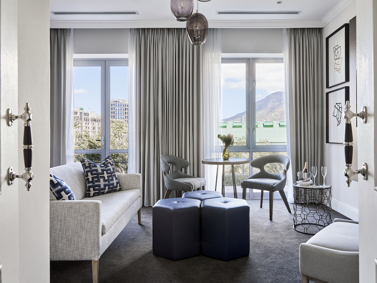 The Manor House thumbnail 3