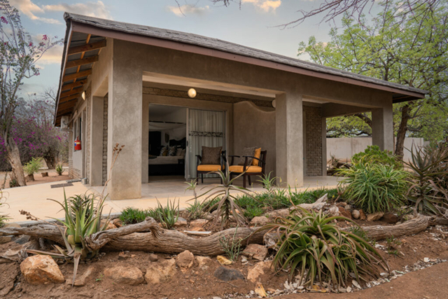 Tshukudu Game Lodge thumbnail 5