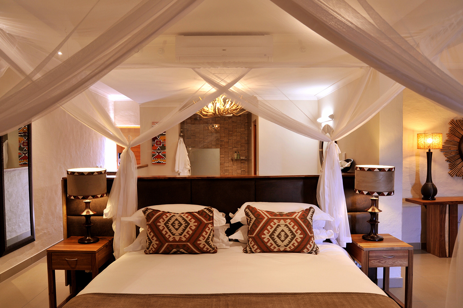 Victoria Falls Safari Club thumbnail 3