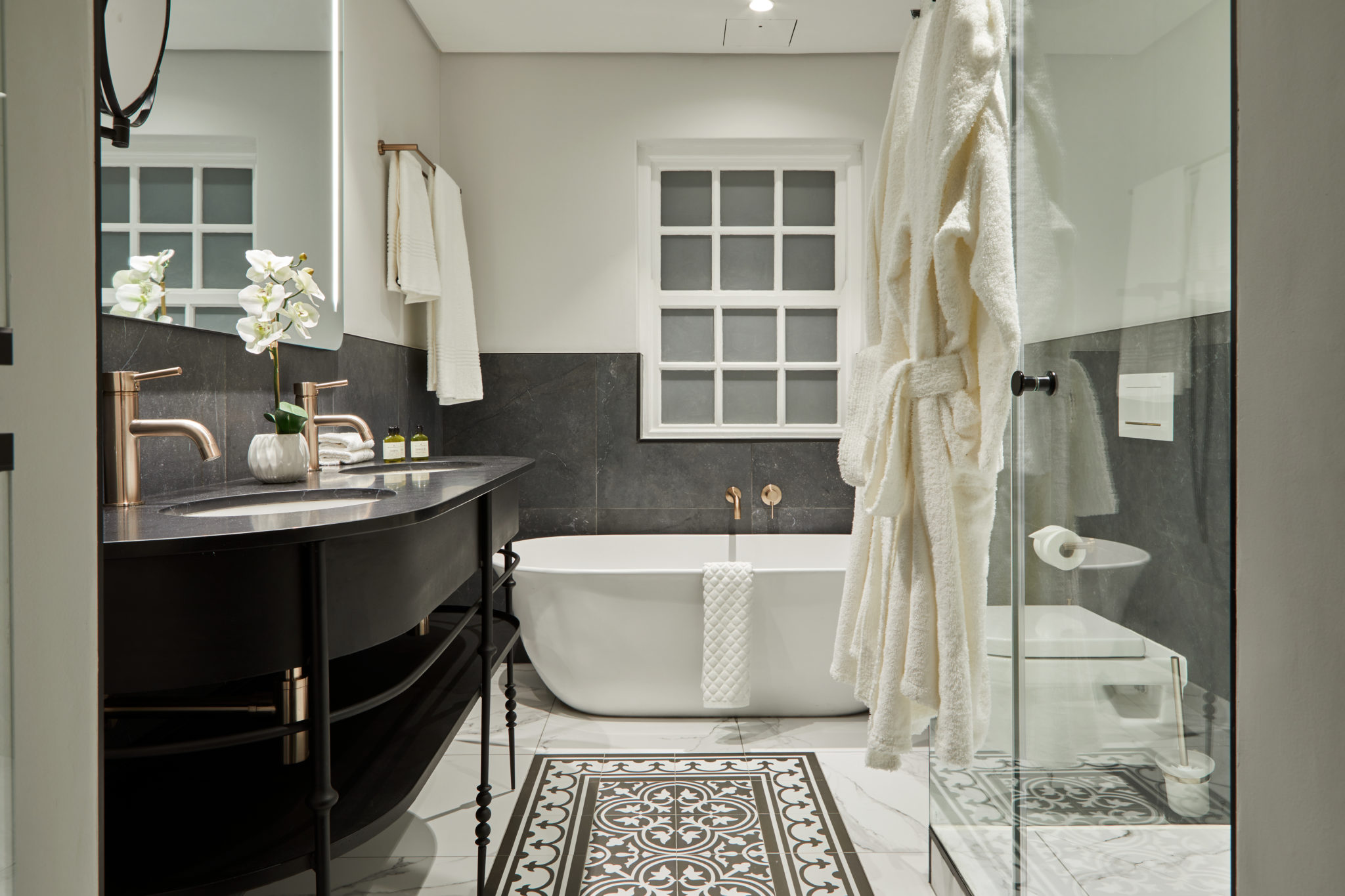 The Winchester Hotel thumbnail 4