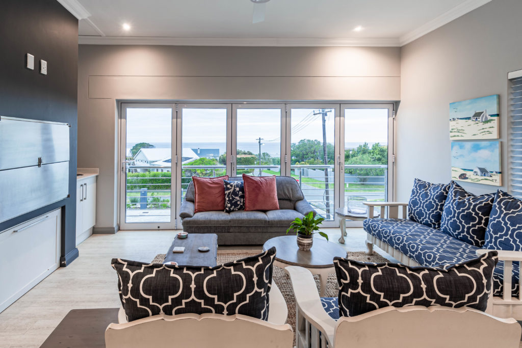 Whale Coast Ocean Villa thumbnail 1