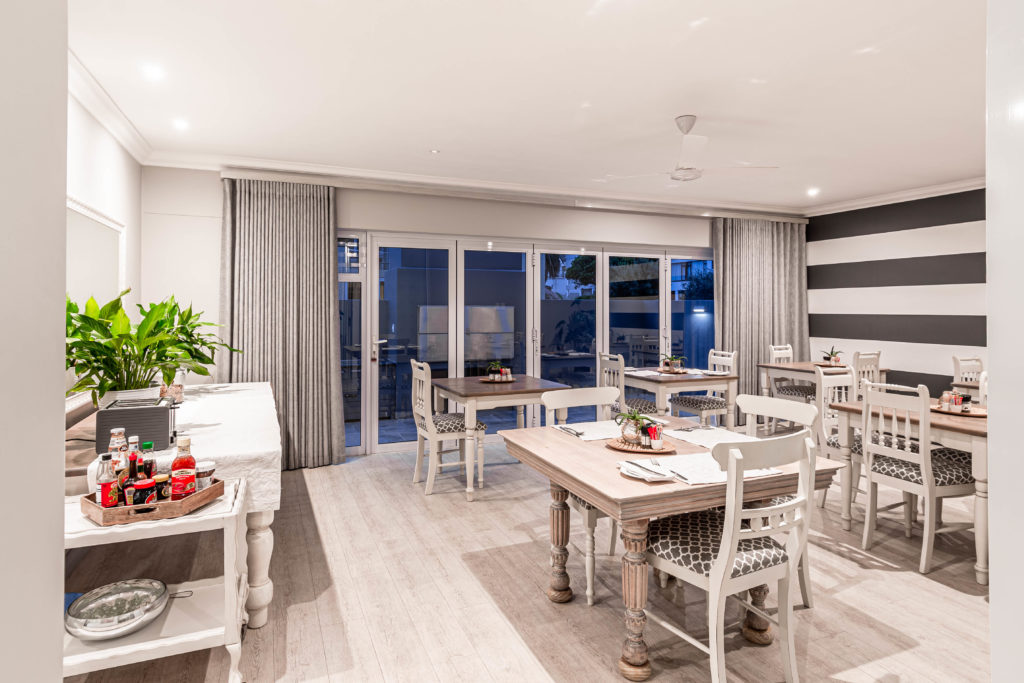 Whale Coast Ocean Villa thumbnail 3