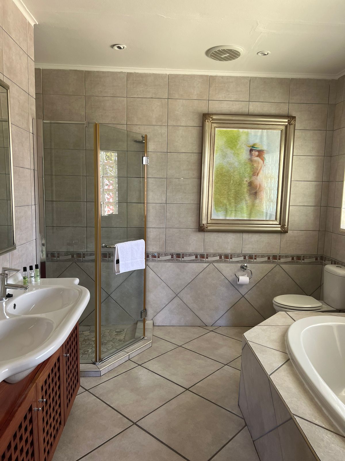 Whalesong Guest House thumbnail 5