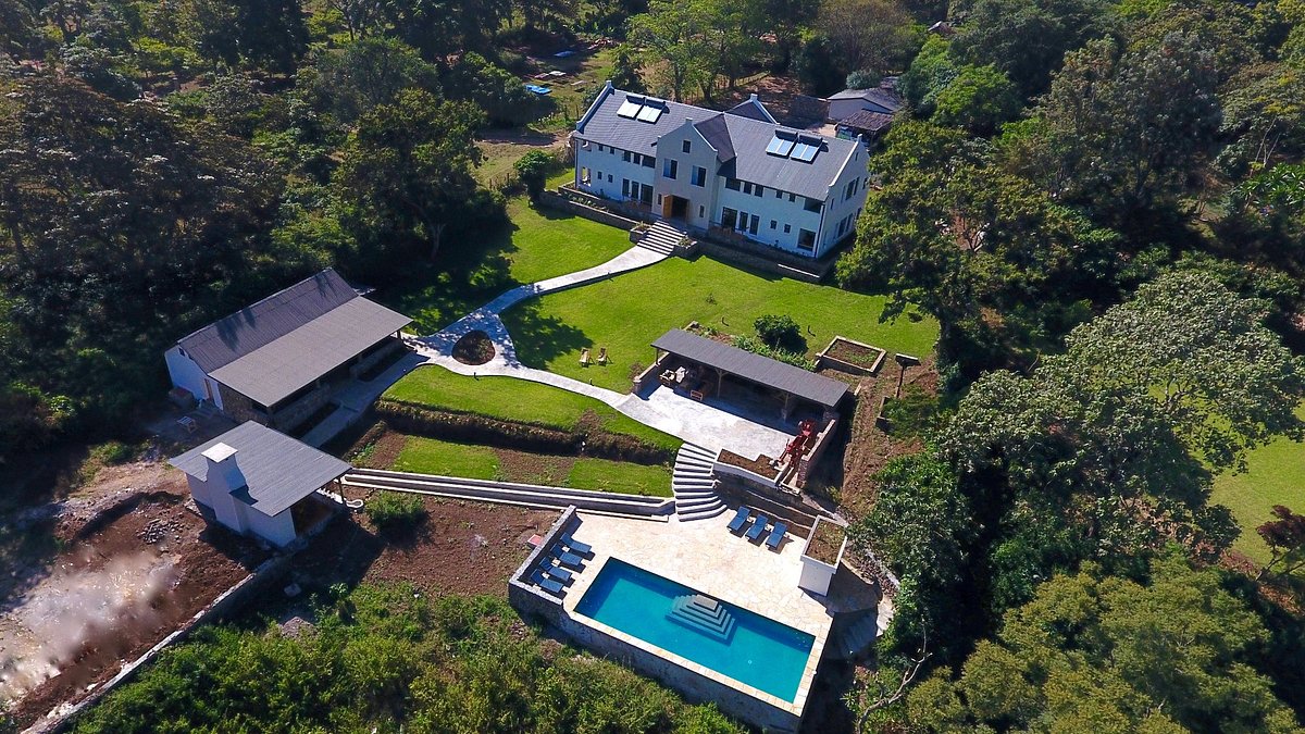 Arusha Villa thumbnail 3