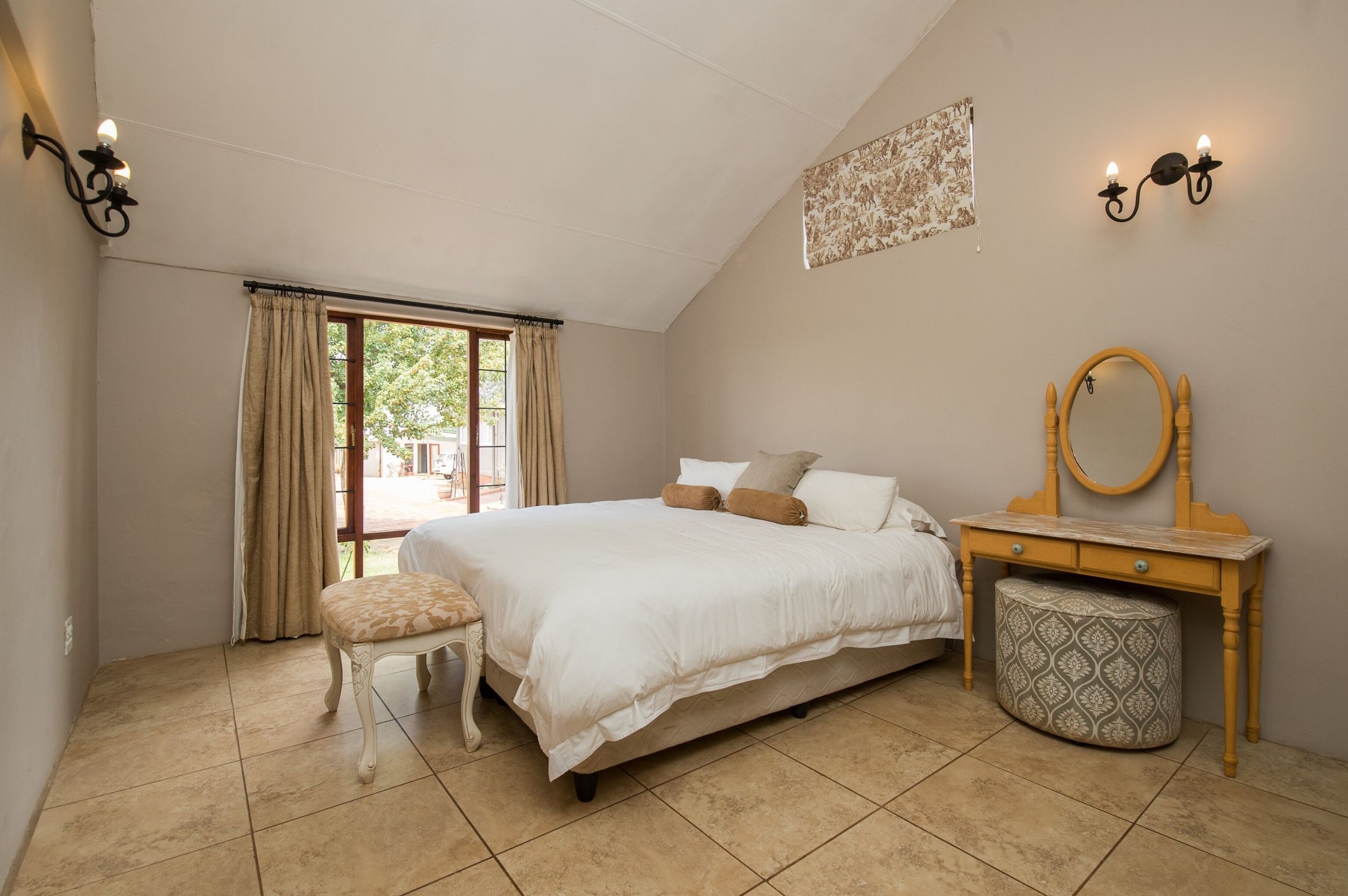 Three Thymes Inn thumbnail 4