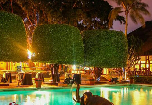 Safari Park Hotel thumbnail 3
