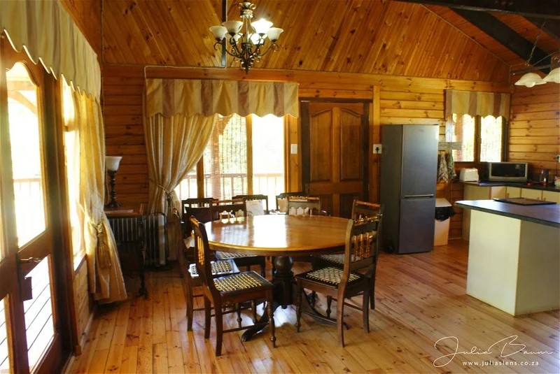 Stoffels Rus Self Catering Log Cabin thumbnail 4