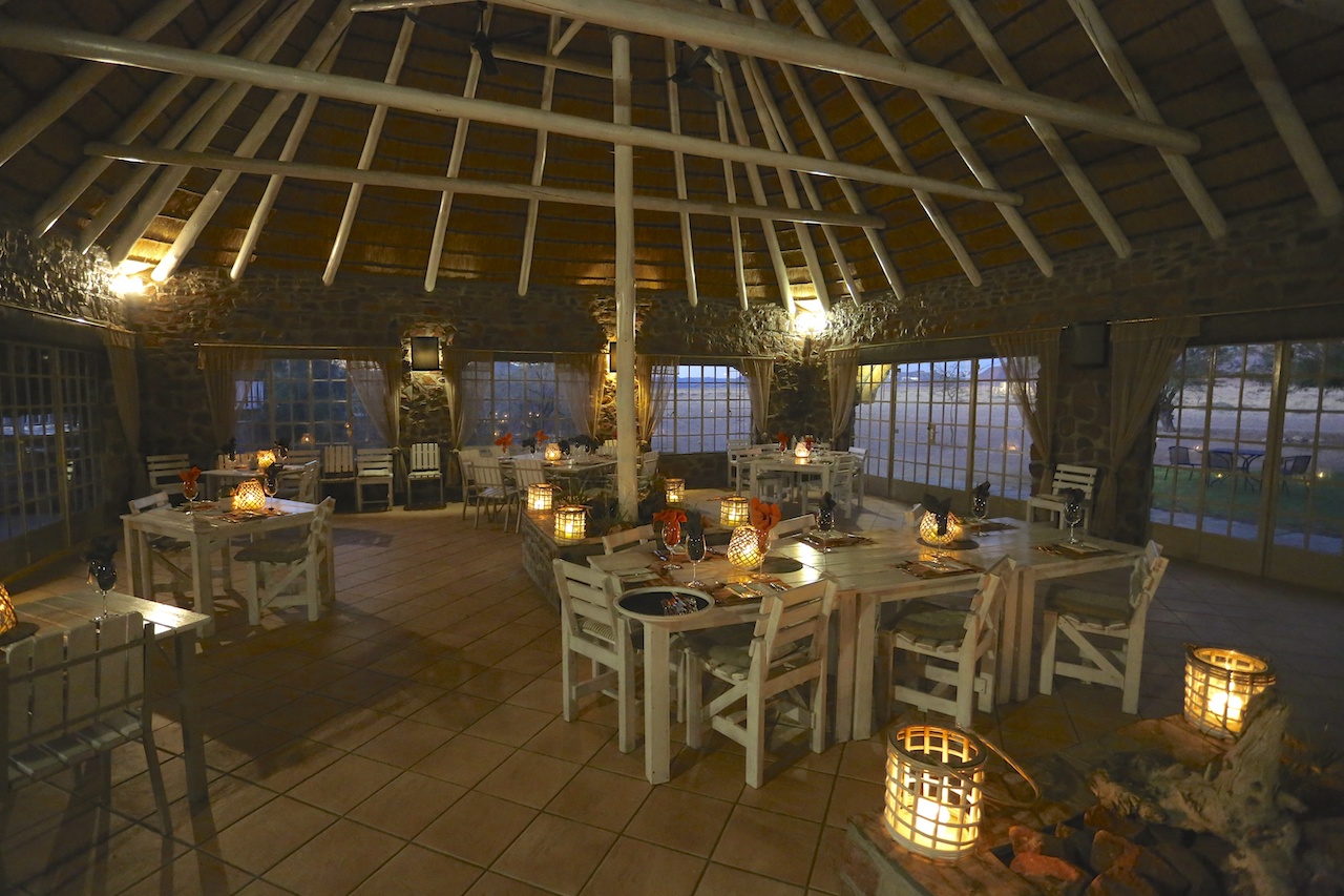 The Elegant Desert Lodge thumbnail 3