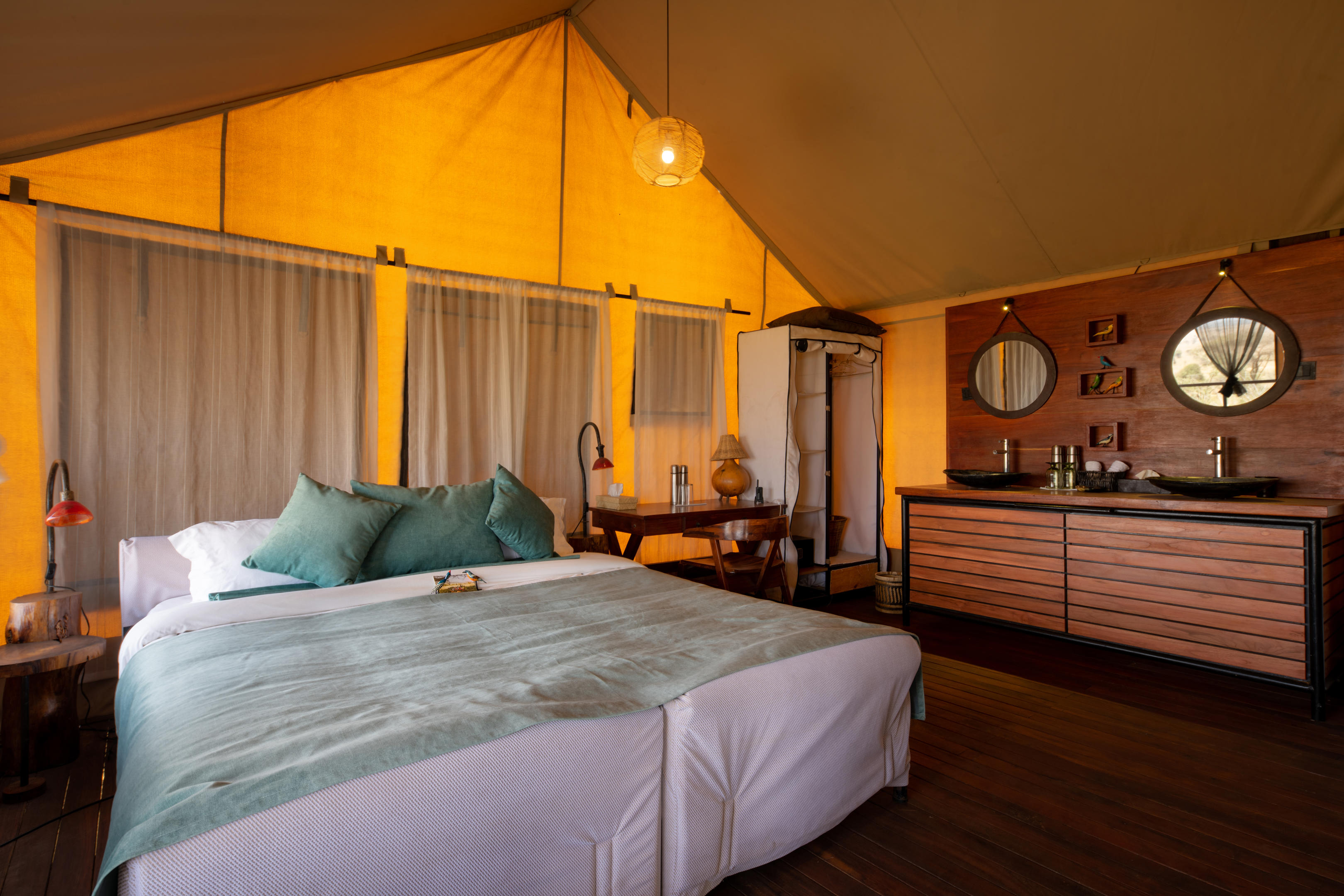 Nyikani Central Serengeti Camp thumbnail 1