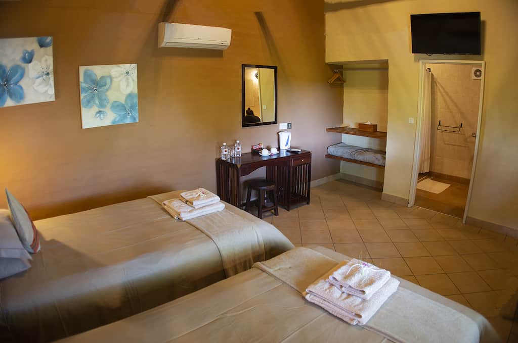 Island Safari Lodge thumbnail 3