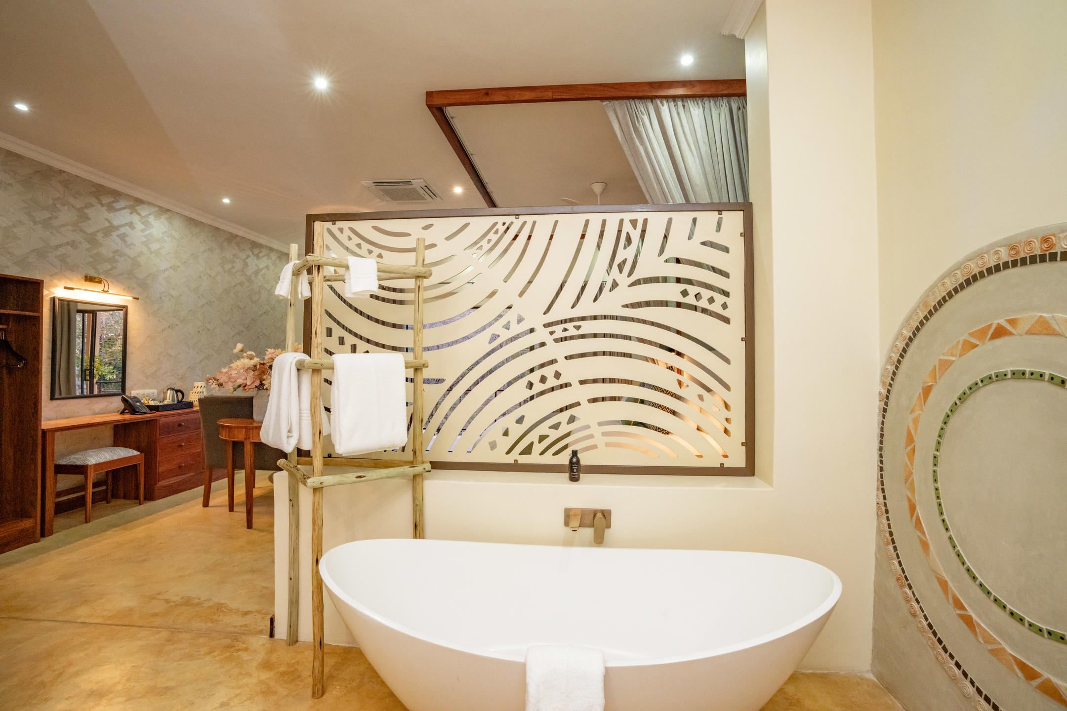 Insika Lodge thumbnail 2