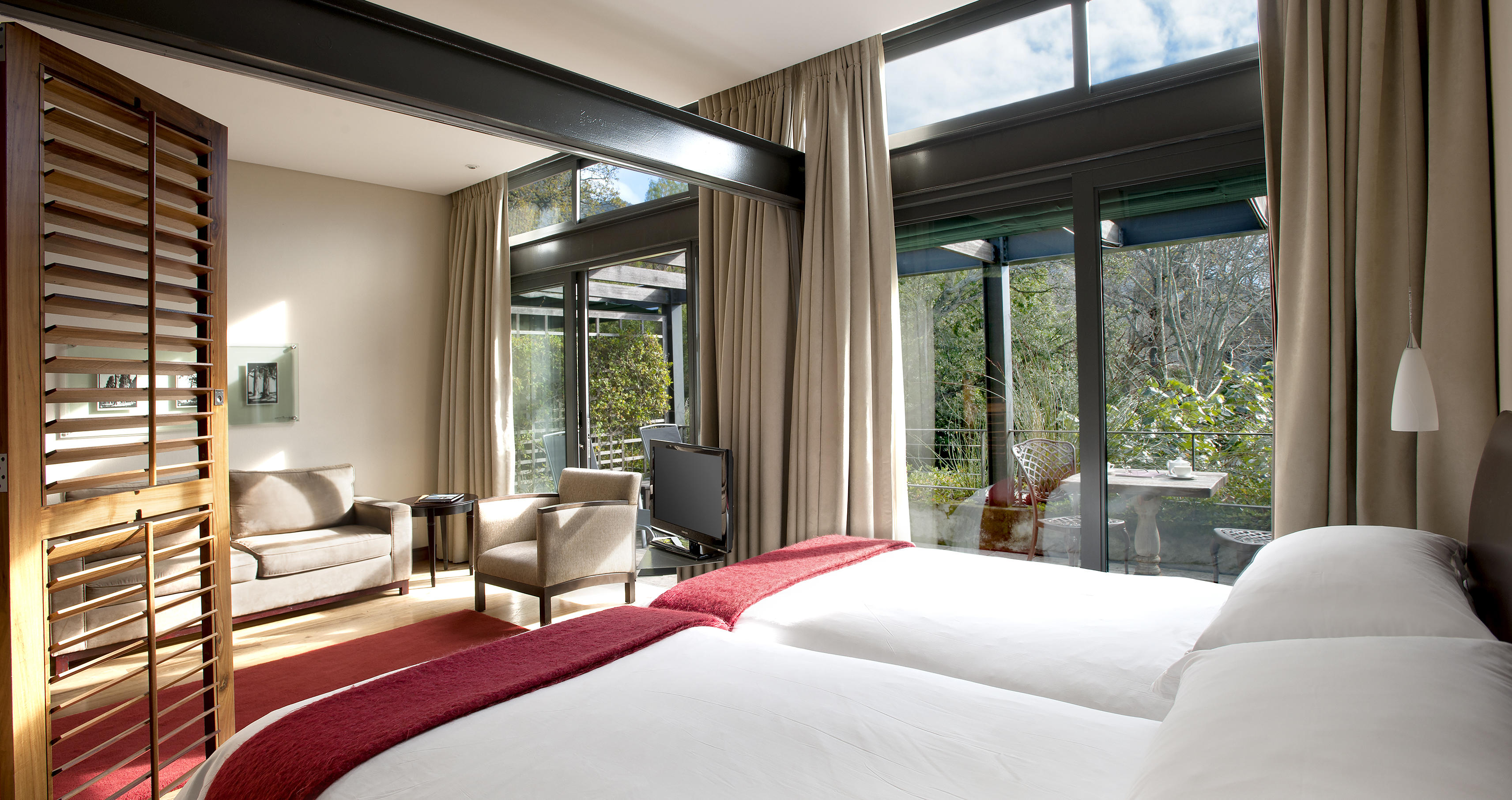 The Vineyard Hotel thumbnail 1