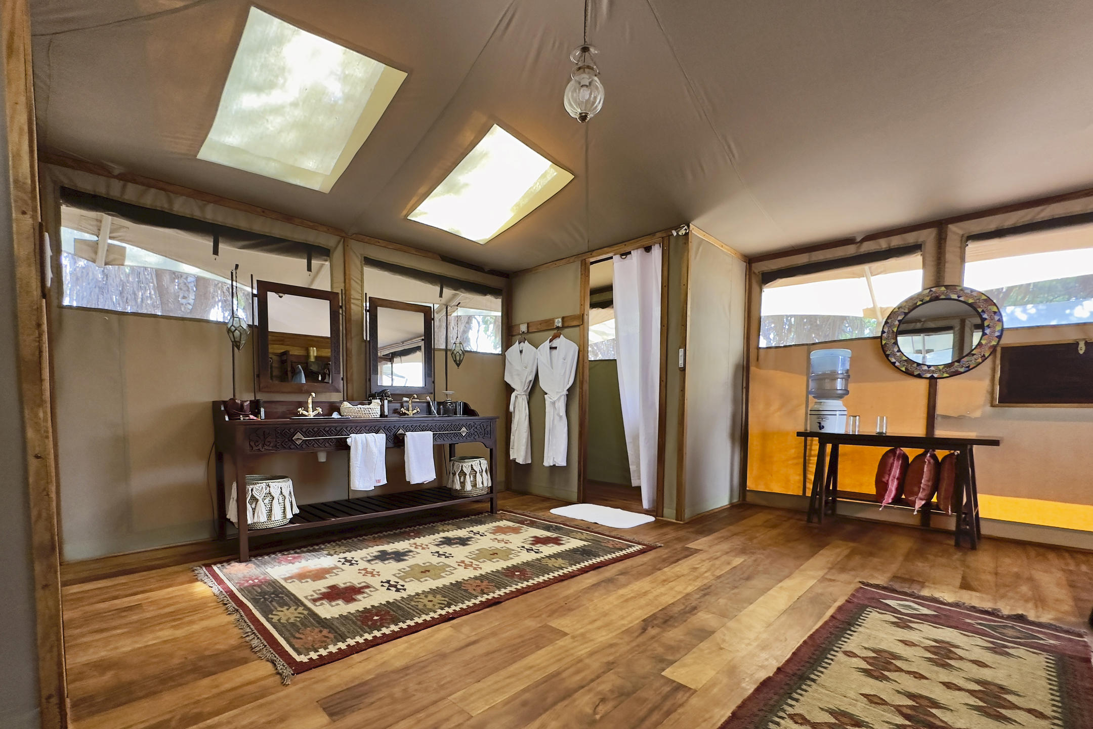 Soroi Larsens Camp thumbnail 10