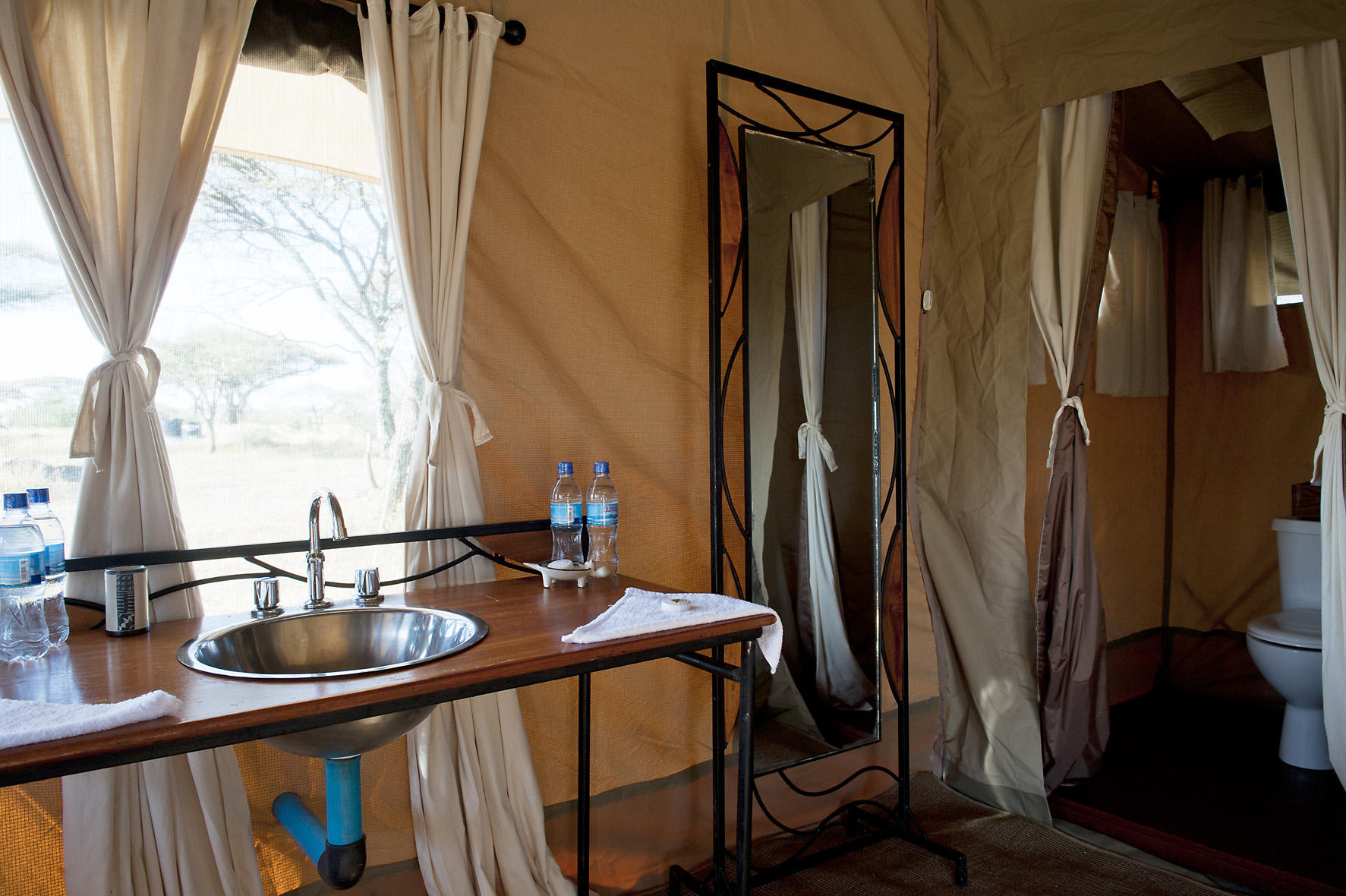 Mara Under Canvas thumbnail 3