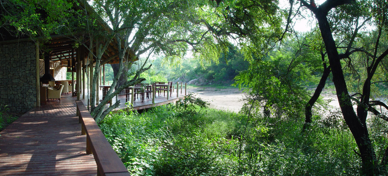 Rhino Post Safari Lodge thumbnail 3