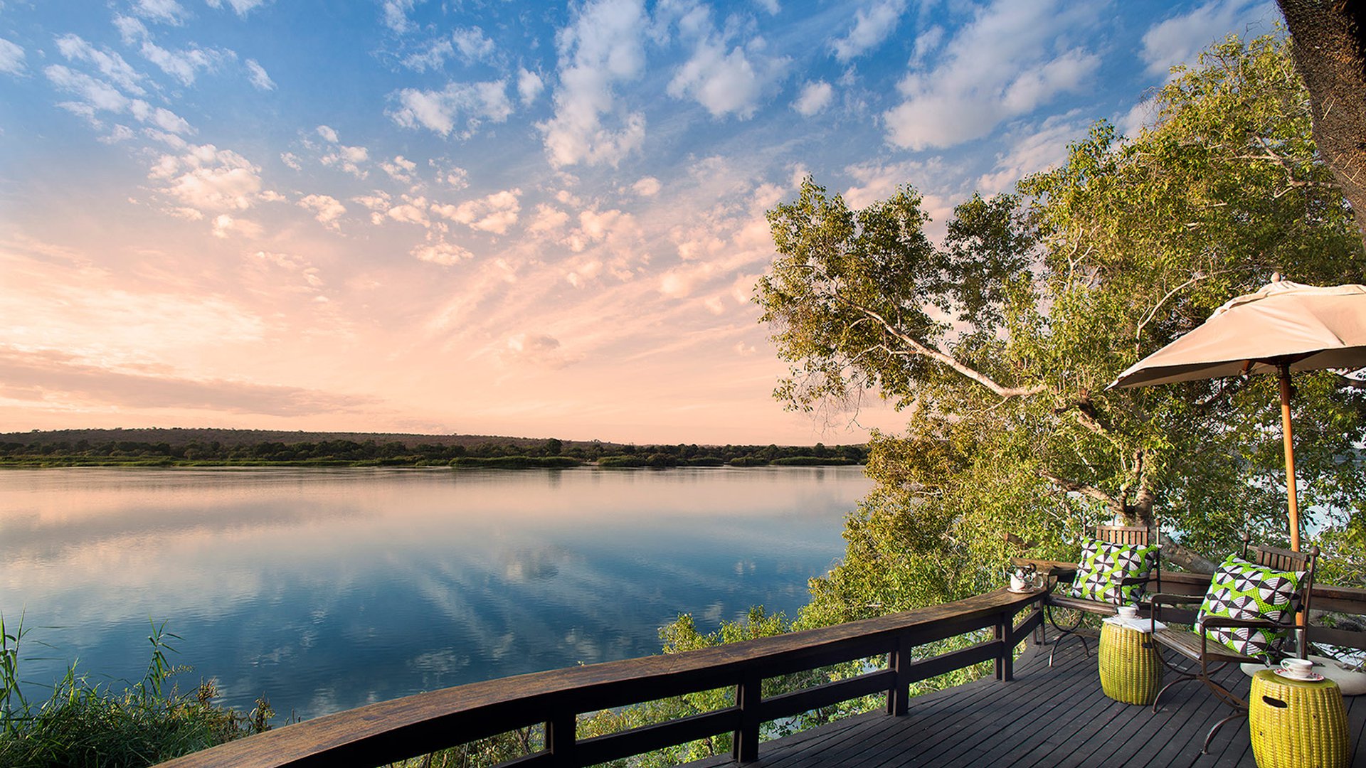 Royal Chundu River Lodge thumbnail 7