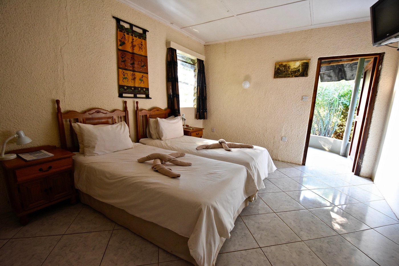 Gwabi River Lodge thumbnail 3