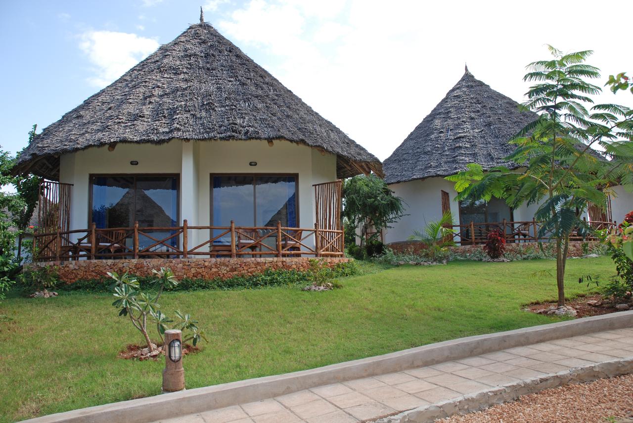 Sultan Sands Island Resort thumbnail 2