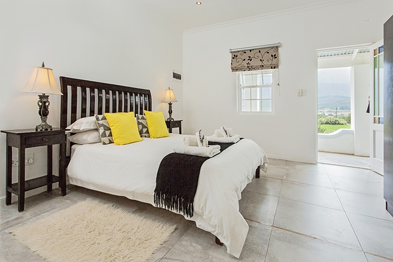 Swartberg Country Manor thumbnail 3